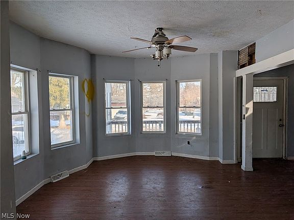 2nd image of 5705 Poplar Ave