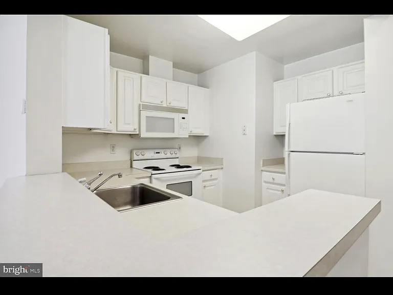23 Pierside Dr #306 — Photo 12