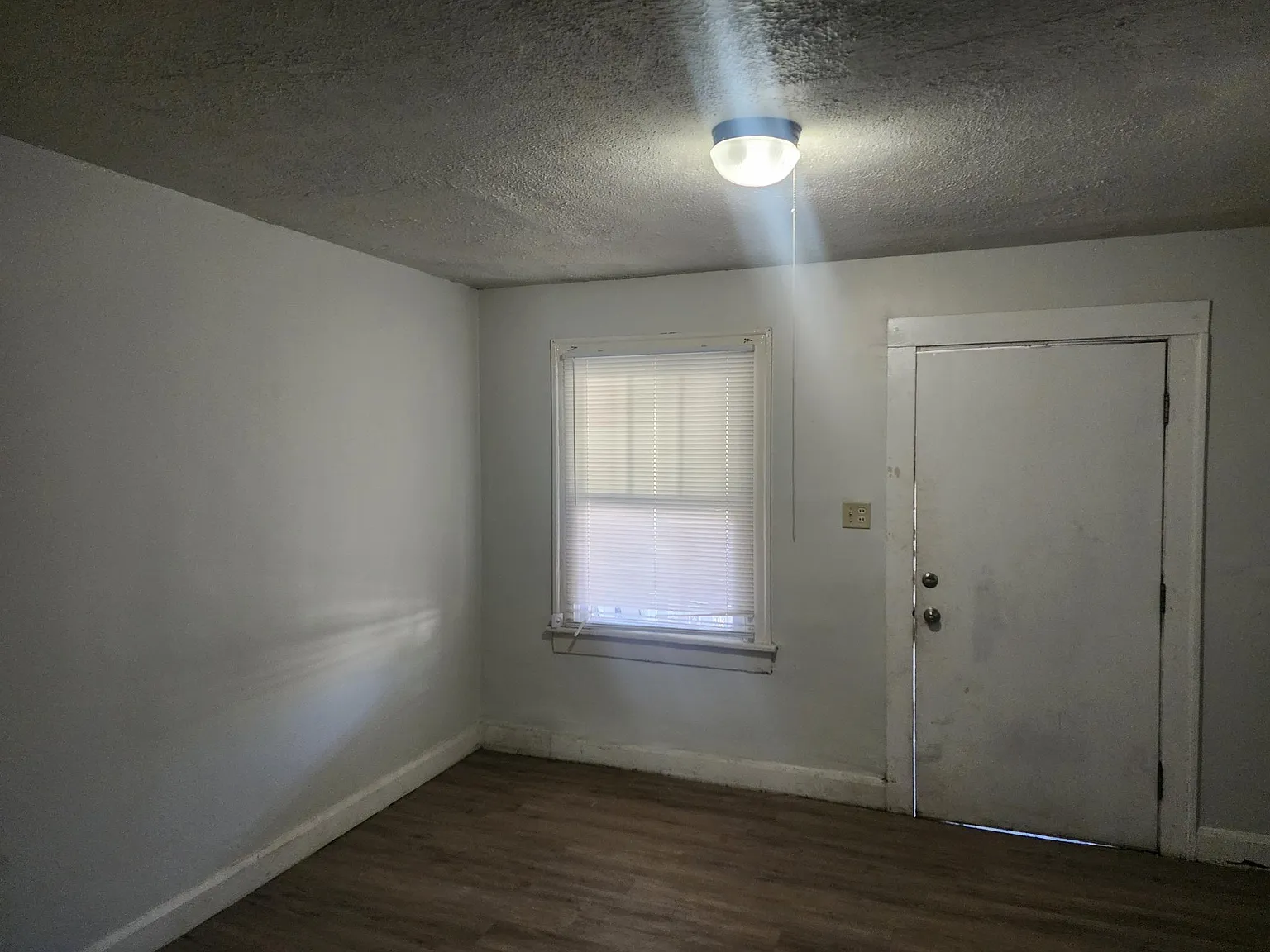 1 bed, 650 sqft, $950 — Photo 2