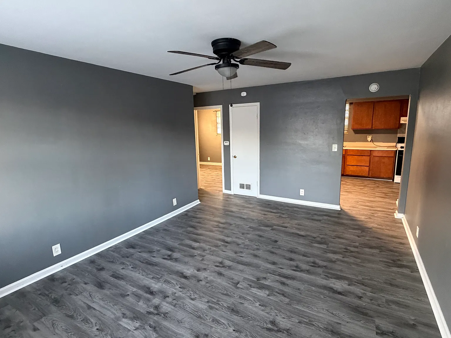 14 Eastgate Dr — Photo 3