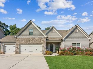 221 Charlotte Dr, Hoschton, GA 30548