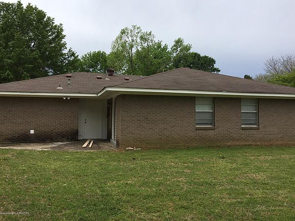 3rd image of 5684 Chapel Hill Dr