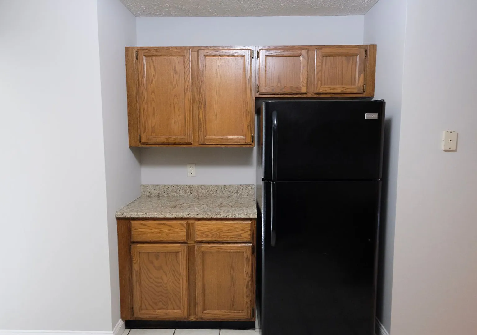 Must see in person! Well maintained 3 Bed 2.5 bath condo in a very quiet location. 2 car detached... — Photo 4