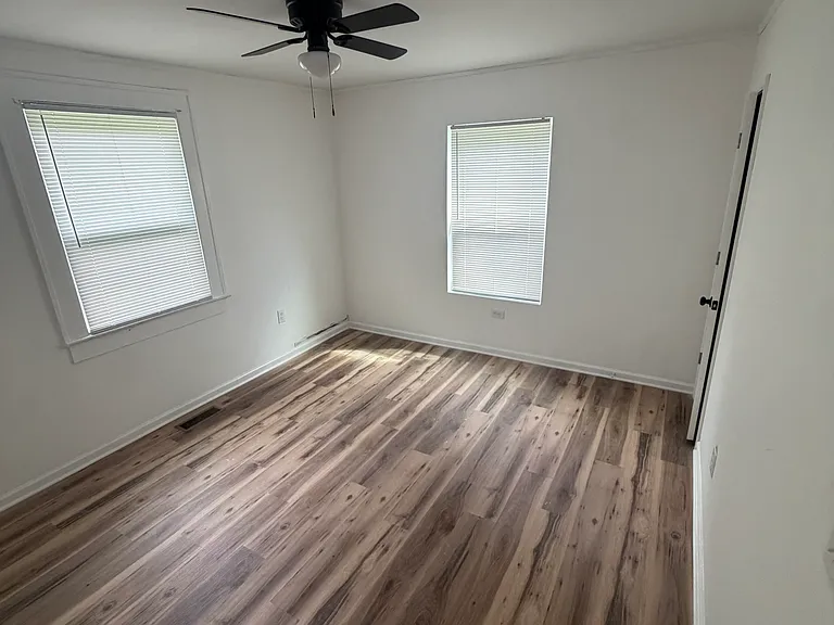 207 Sears St — Photo 5