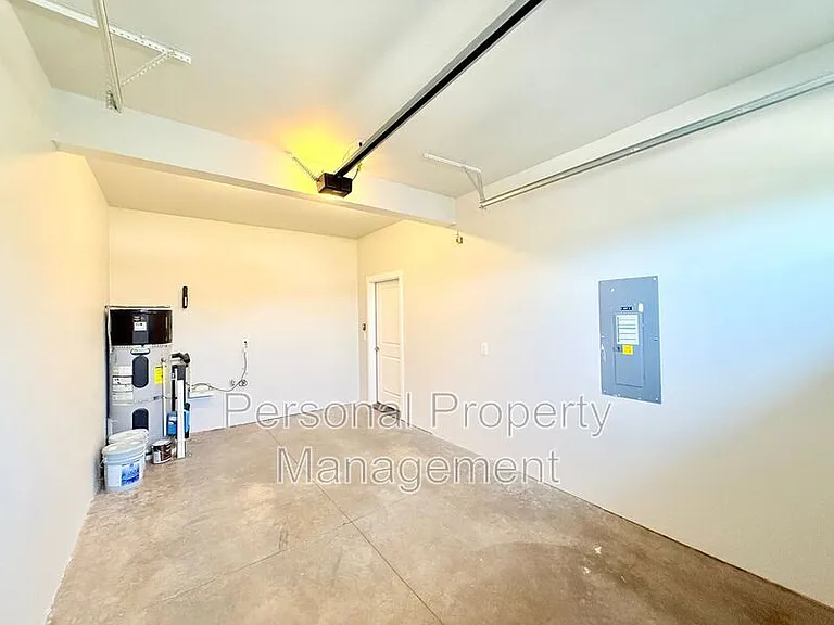 417 NE Repass Rd #2 — Photo 26