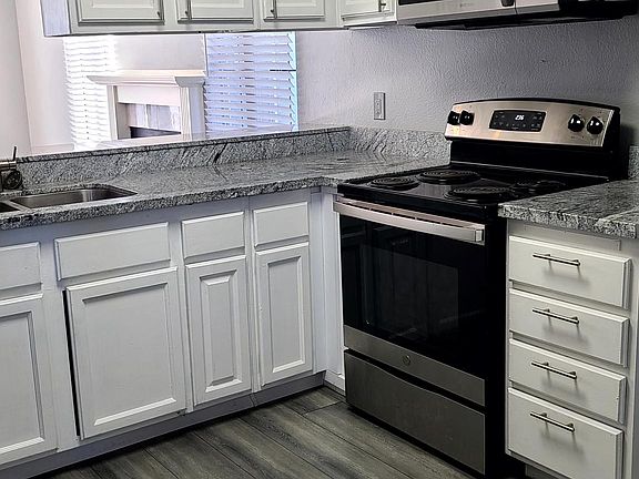 3rd image of 3521 Caballero Ln