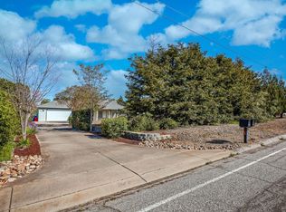 2850 Heinemann Dr, Valley Springs, CA 95252