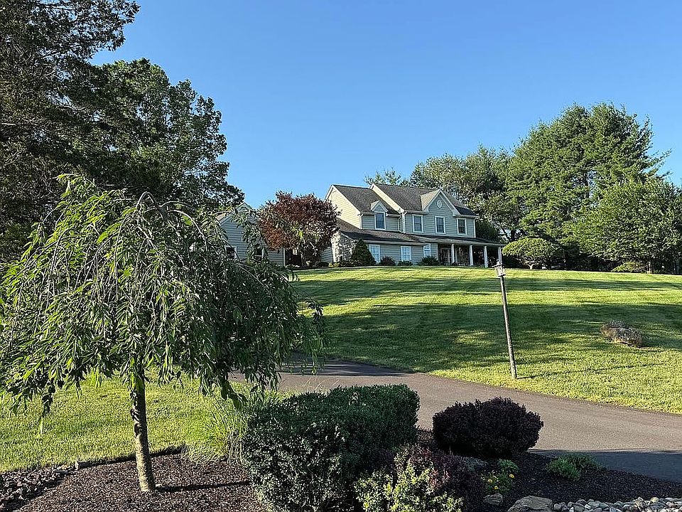 11 Stacey Dr., Annandale, NJ