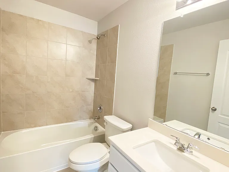 4011 Goldfinch Hvn — Photo 25
