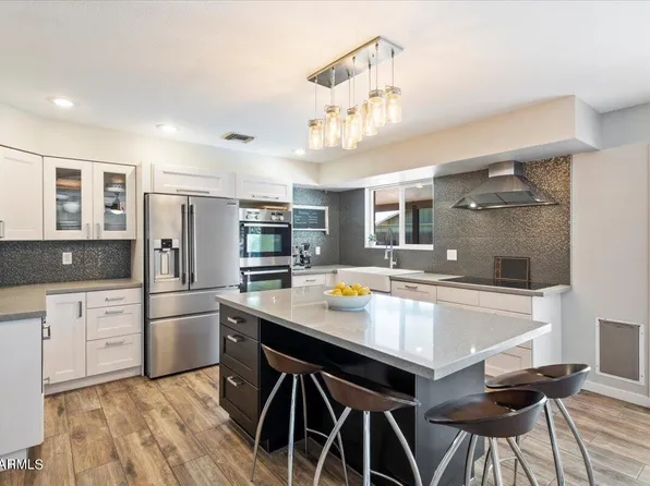 8555 E CAMELBACK Road, Scottsdale, AZ 85251