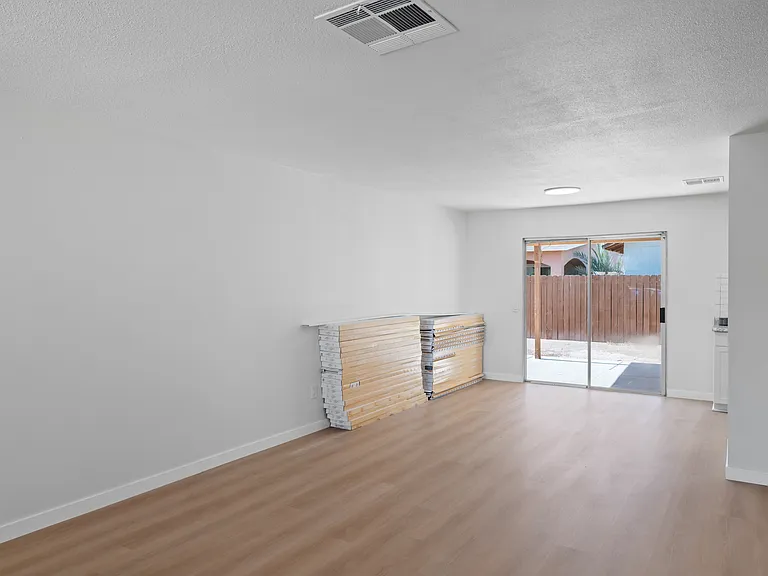635 M B Martinez St — Photo 9