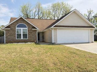 1762 Live Oak Ln, Hampton, GA 30228