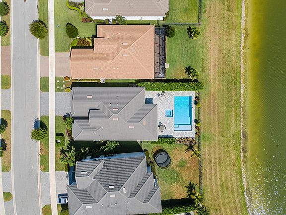 3rd image of 16009 Whippoorwill Circle