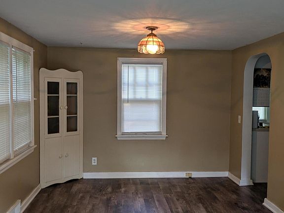 4th image of 936 Wilson Ave