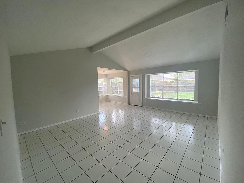 1st image of 16607 Barcelona Dr