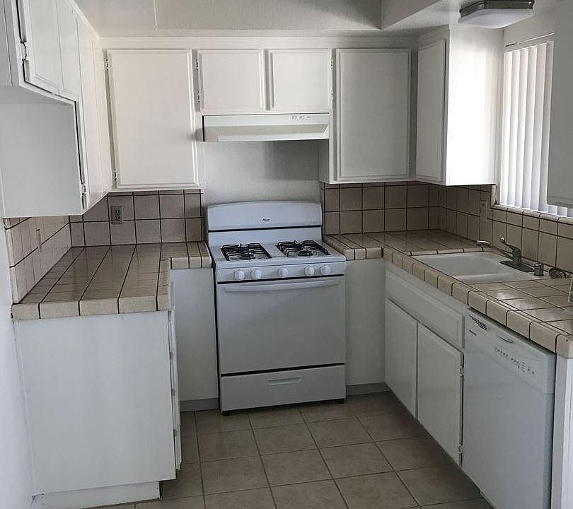 1st image of 4062 W 129th St APT 4