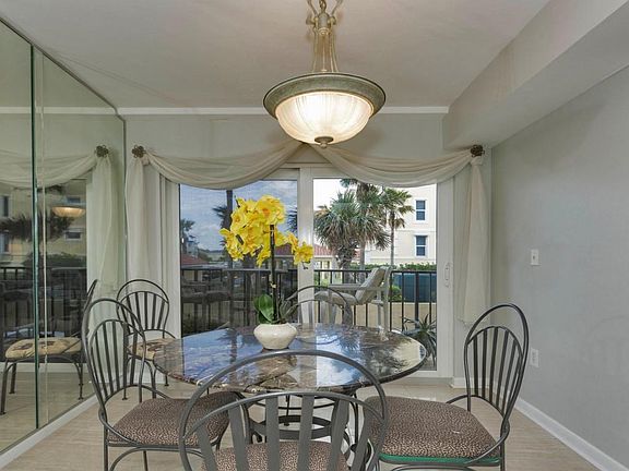 005_Dining Area