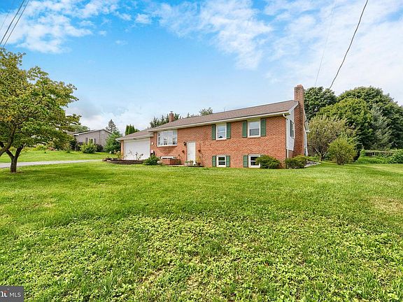 4th image of 560 Boxwood Ln