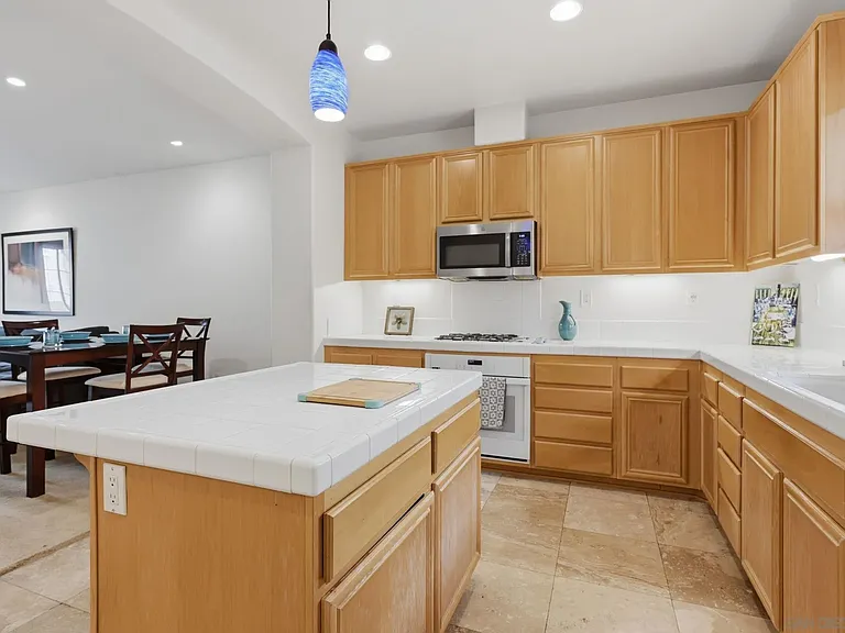 237 Marquette Ave — Photo 13
