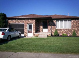 186 Dubonnet Dr, Depew, NY 14043