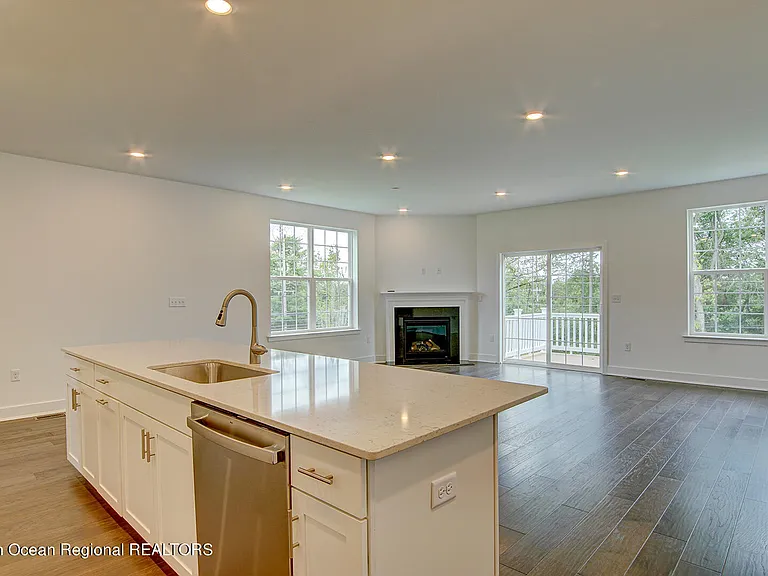 101 Pilot St — Photo 8