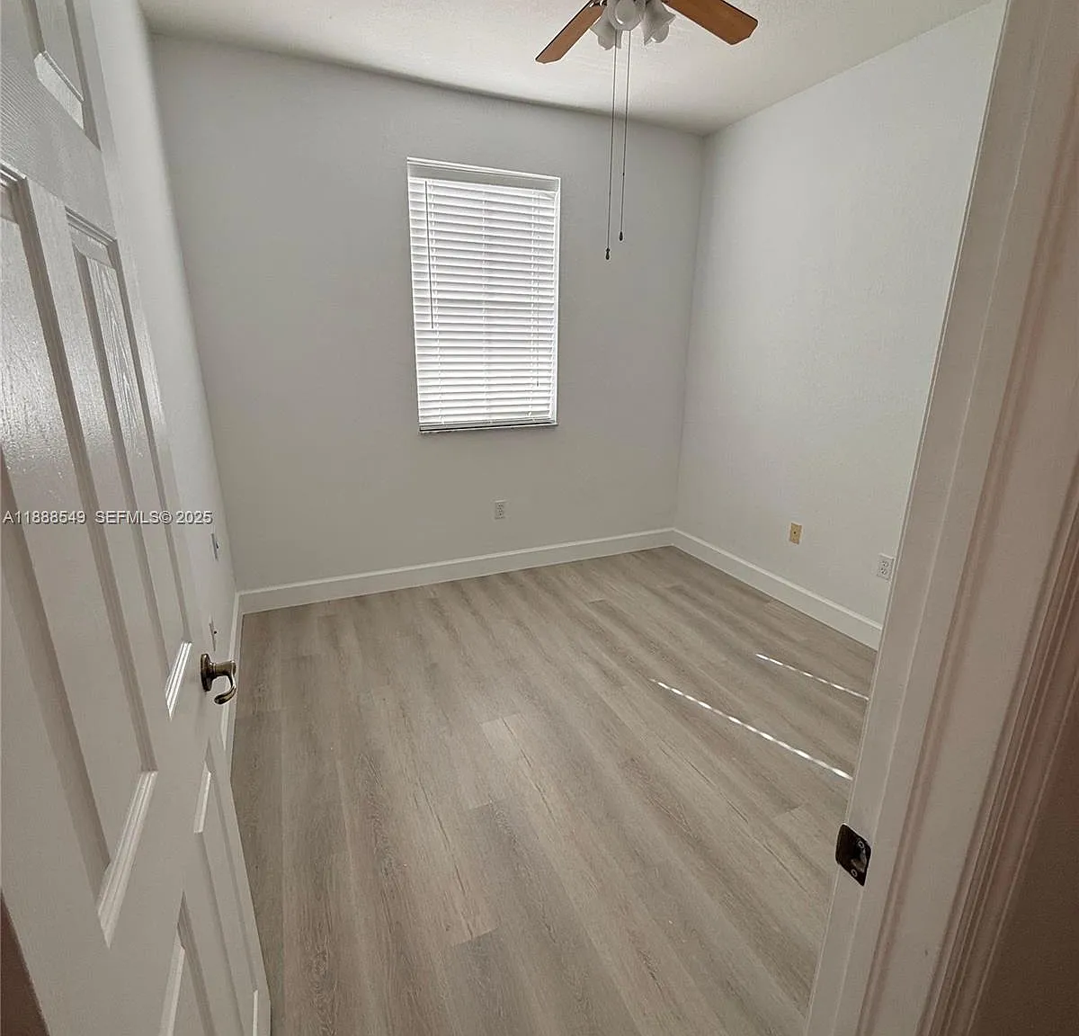 3 bed, 1452 sqft, $2,990 — Photo 3