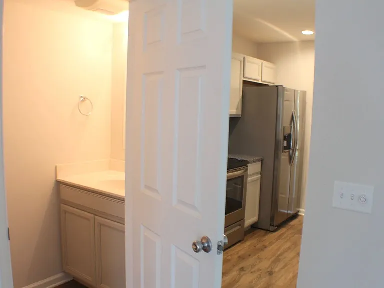 1431 Hornsby Ave — Photo 5