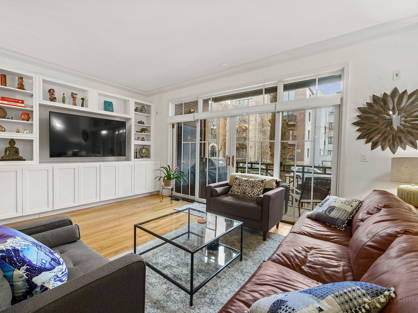 1639 N Oakley Ave #D1, Chicago, IL 60647 | Zillow