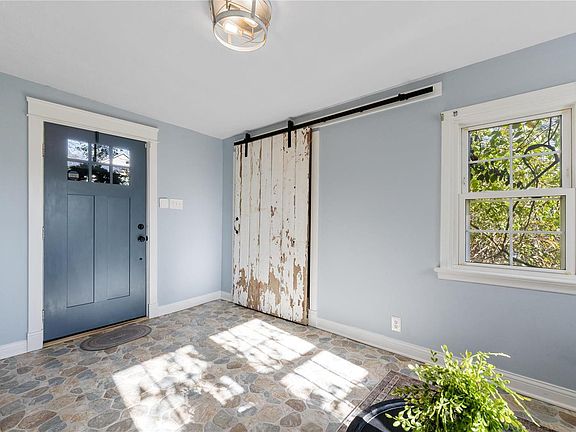 3rd image of 9540 Park Ln