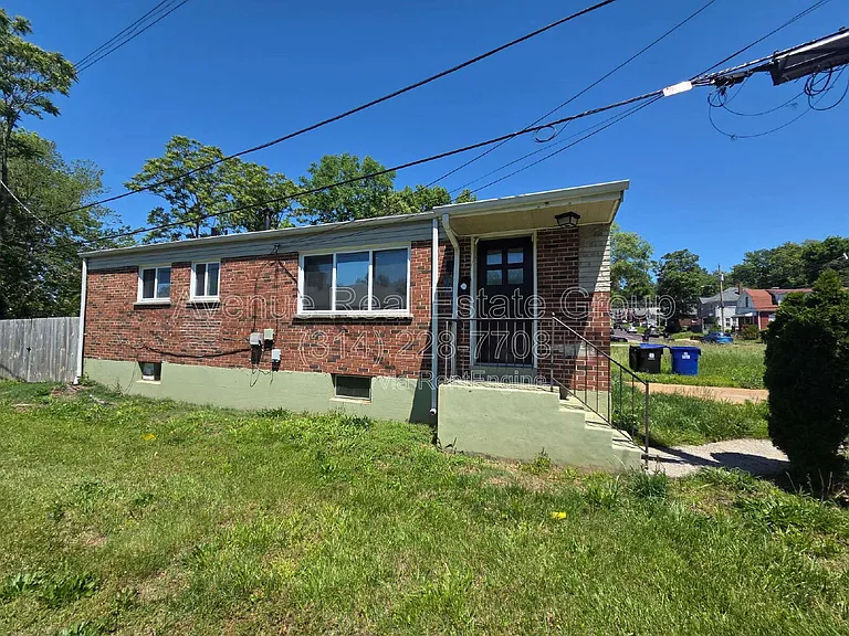1115 Backer St — Photo 1