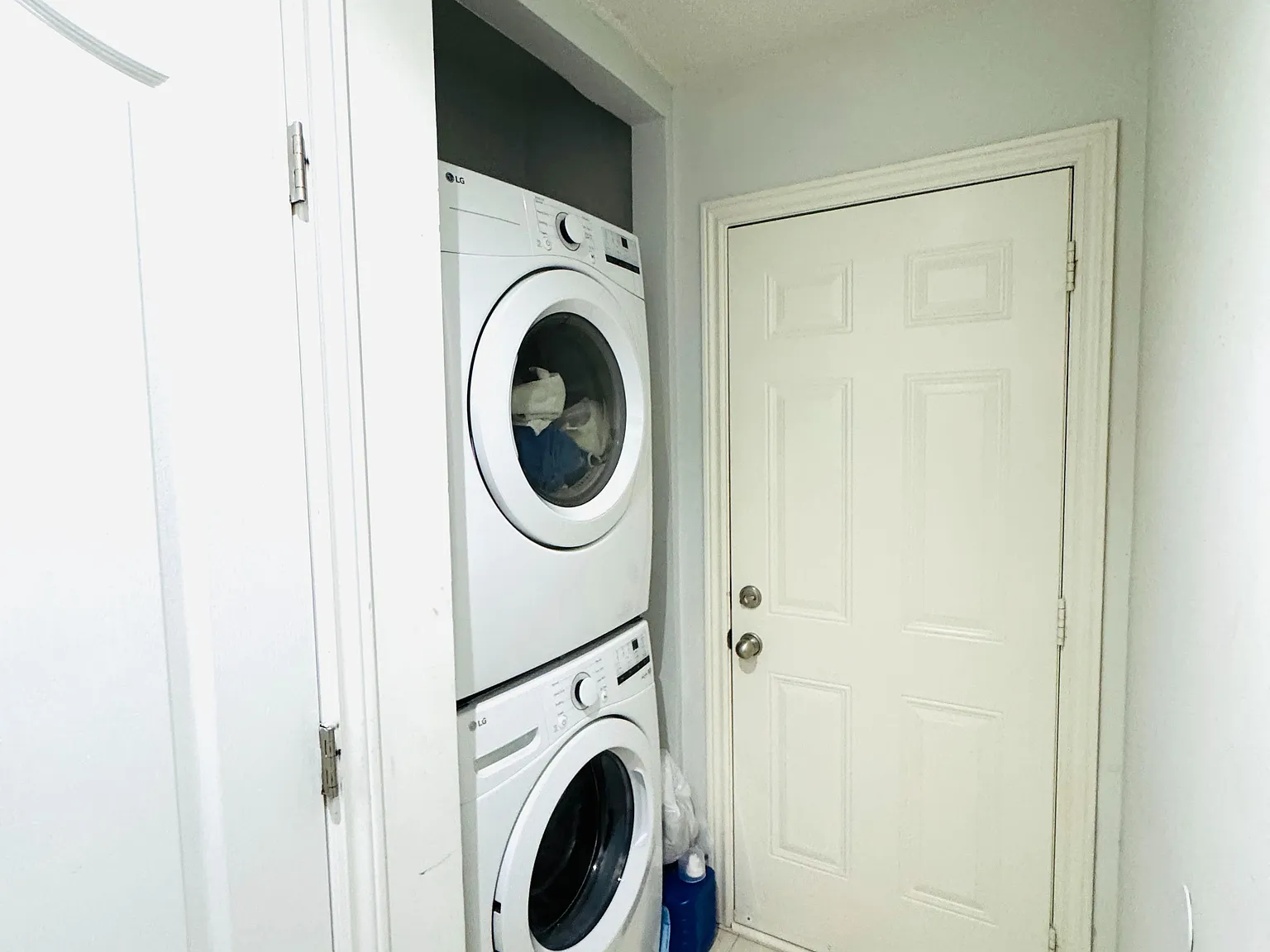 4 bed, $3,200 — Photo 4