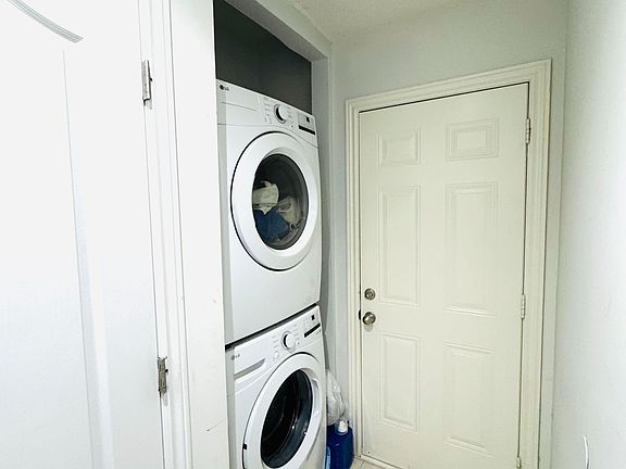 4th image of 8 Altura Way