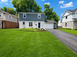 611 E Davis St, Arlington Heights, IL 60005