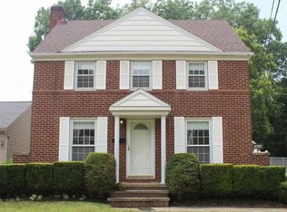 4828 W 220th St, Fairview Park, OH