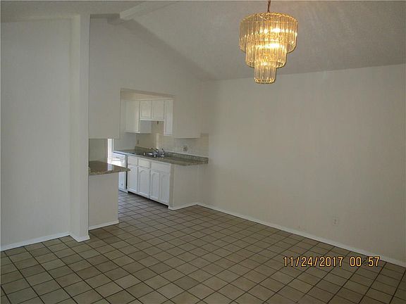 4th image of 2617 Lake Victoria Dr