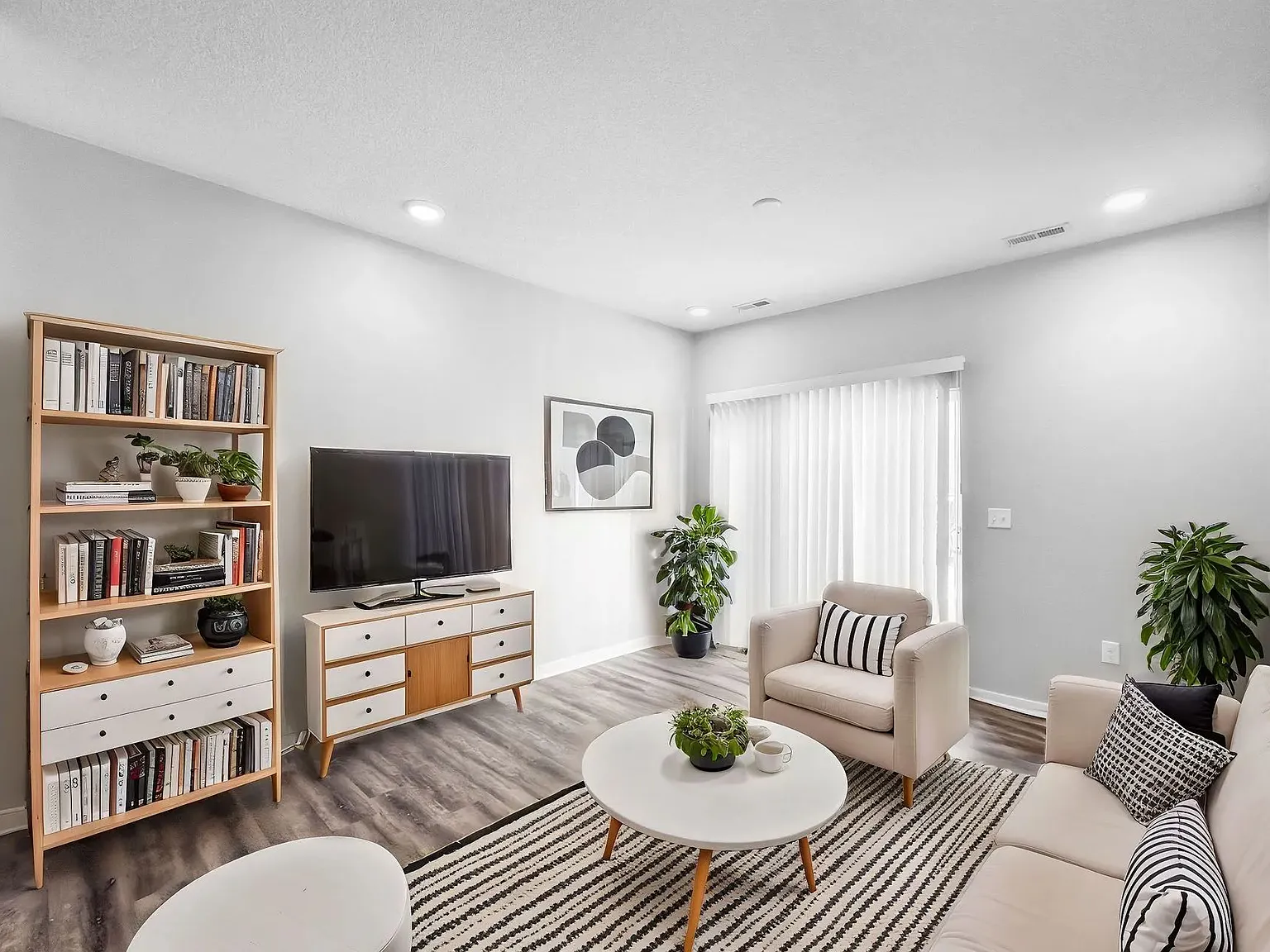 Johnston Gardens Apartments — Photo 4