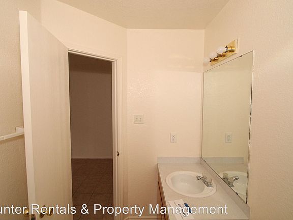 4th image of 4504 Jeff Scott Dr APT A