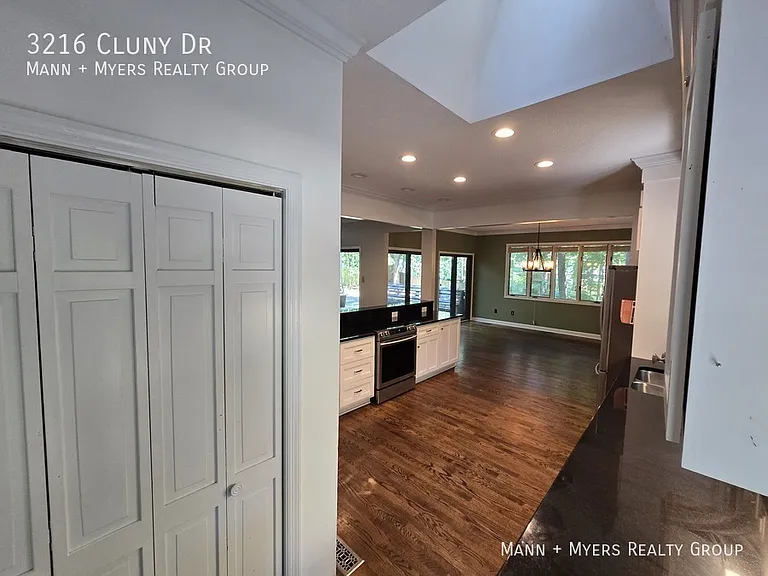 3216 Cluny Dr — Photo 5