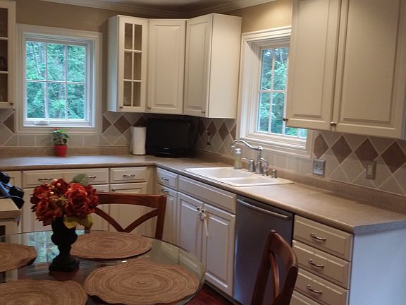 3rd image of 56 Blackhawk Hills Dr