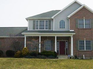 950 Oak Hill Ct, Troy, OH
