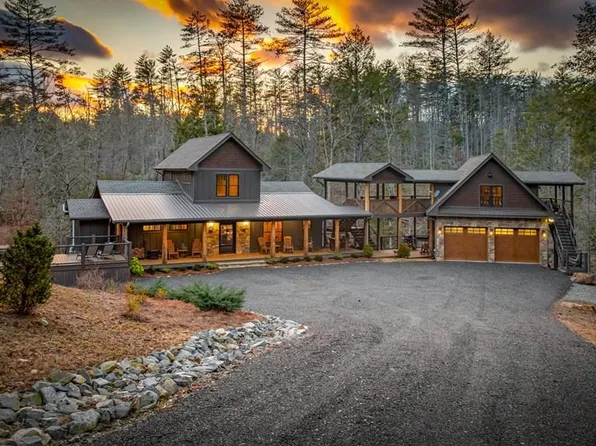164 Water Dance Trl, Blue Ridge, GA 30513