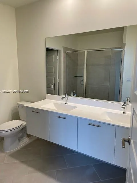 3 bed, 2.5 bath, 1322 sqft, $3,700 — Photo 4