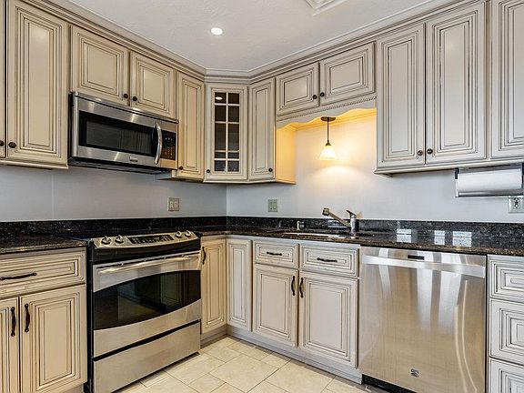 2nd image of 1001 Marina Dr APT 210