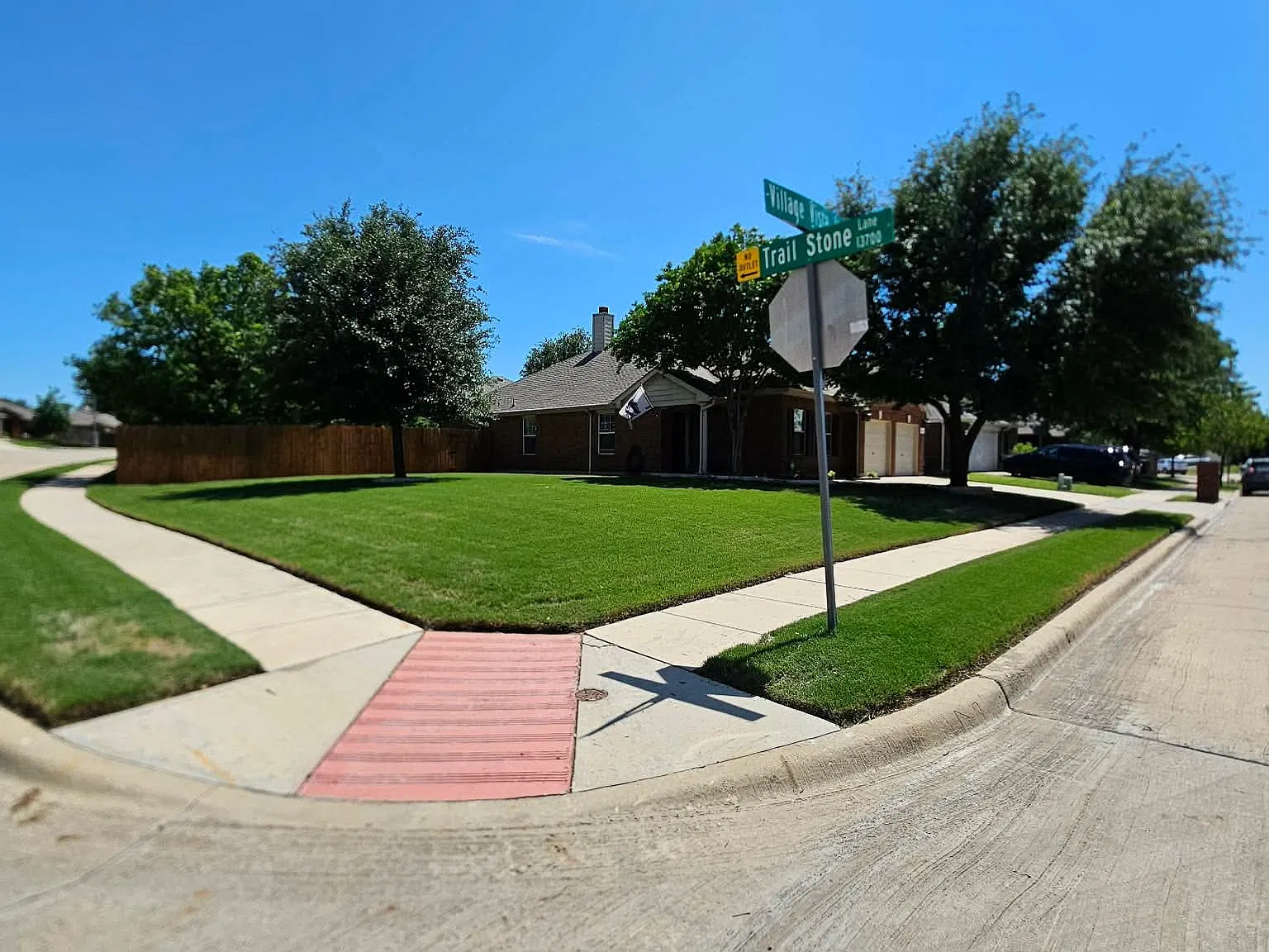 3 bed, 1871 sqft, $2,300 — Photo 2