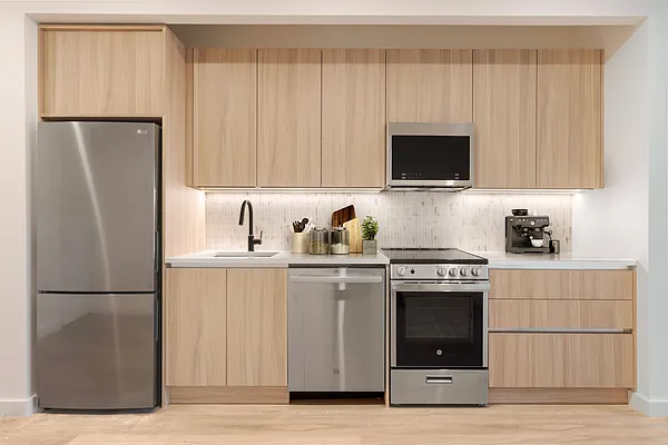 Rented by LL Real Estate Services | media 5