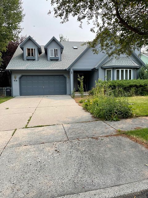 1st image of 918 Woodland Dr
