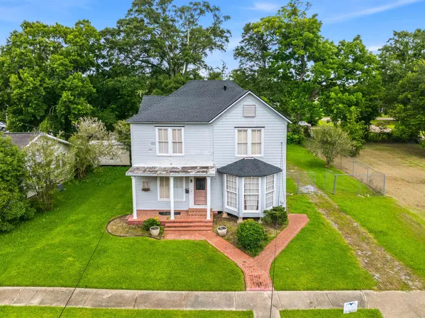 306 W Nezpique St, Jennings, LA 70546