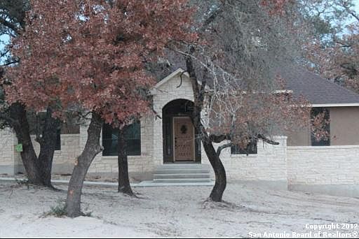 1st image of 209 Rosewood Dr