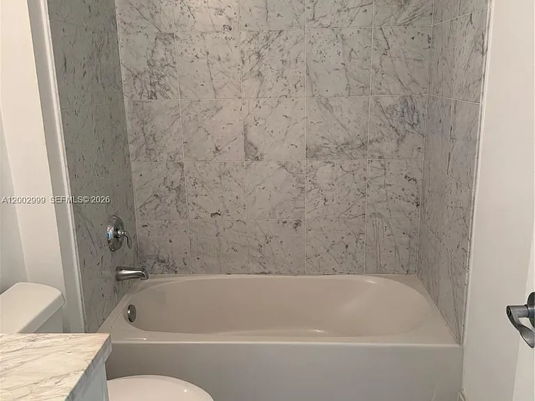 253 NE 2nd St #1108 — Photo 9