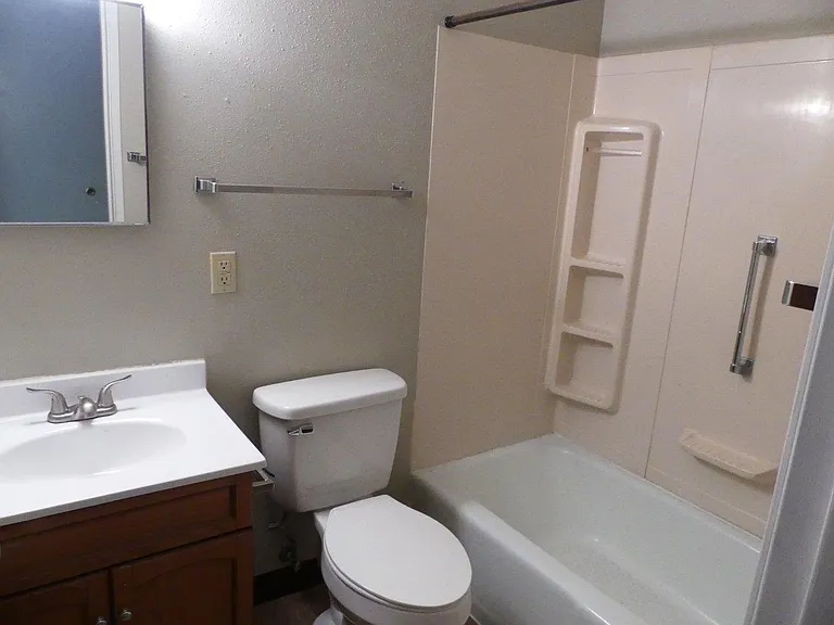 Hill Center Apartments — Photo 20